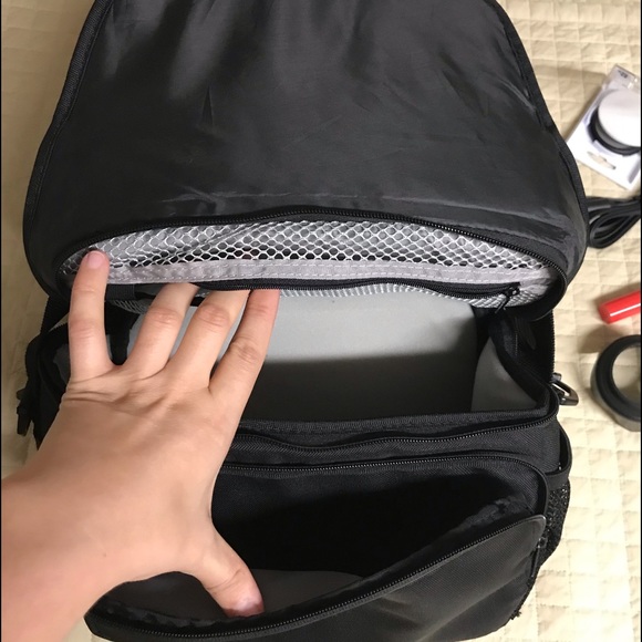 New Vanguard Camera bag + accessories - Picture 4 of 11